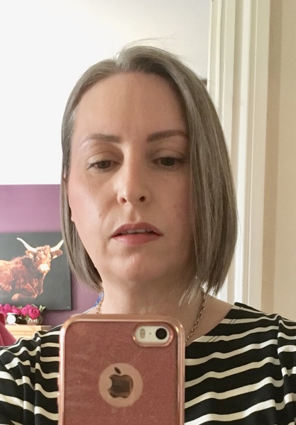 Quitting hair dye and embracing the grey