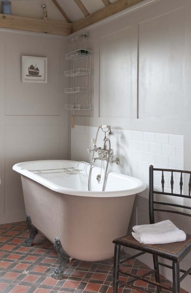 What paint colour for this room? It's a tricky one..