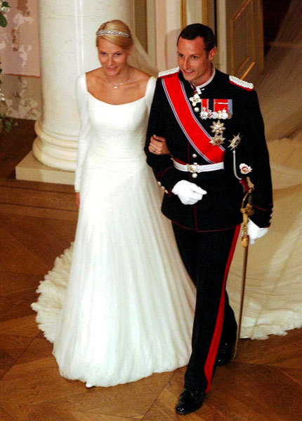 Is there a style and beauty Royal wedding thread yet?