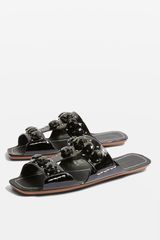 Anyone wearing sliders?
