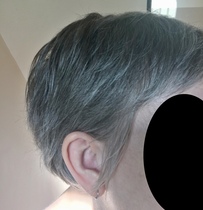 Quitting hair dye and embracing the grey