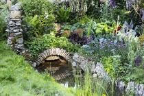 The one with the brief glimpse of summer. It’s countdown to Christmas thread 3!