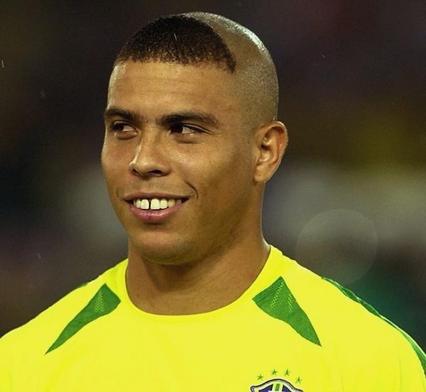 Anyone else think Cristiano Ronaldo isnt that good looking