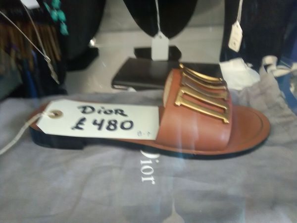 This thread is about as French as a Sainsbury's baguette