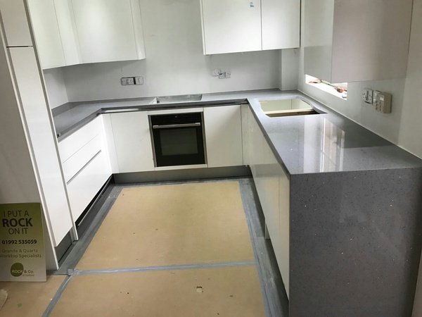 Has anybody painted an already dark kitchen with darkish paint?