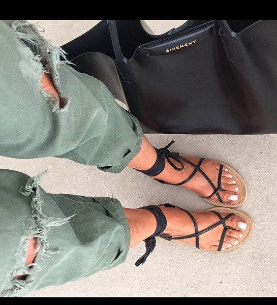 Anybody a shoe aficionado here? A challenge !