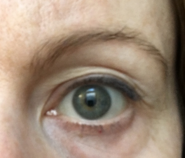 What is WRONG with my EYELIDS?! EVERY SINGLE EYELINER SMUDGES.