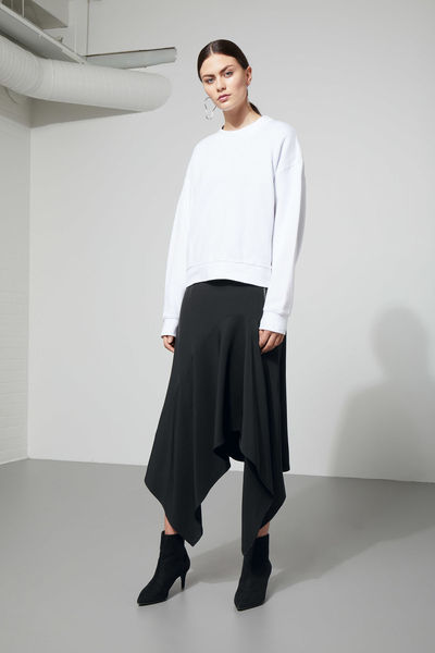 This thread is about as French as a Sainsbury's baguette