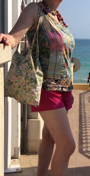 Please can you critique the outfit, photo included