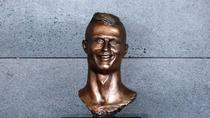 Anyone else think Cristiano Ronaldo isnt that good looking