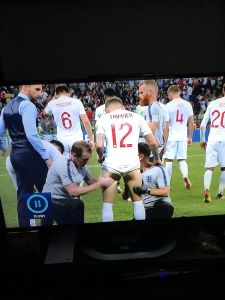 I'm a footballer's wife.. ask me anything???