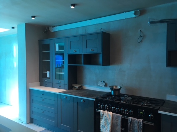 Help put colour in my kitchen (with picture)
