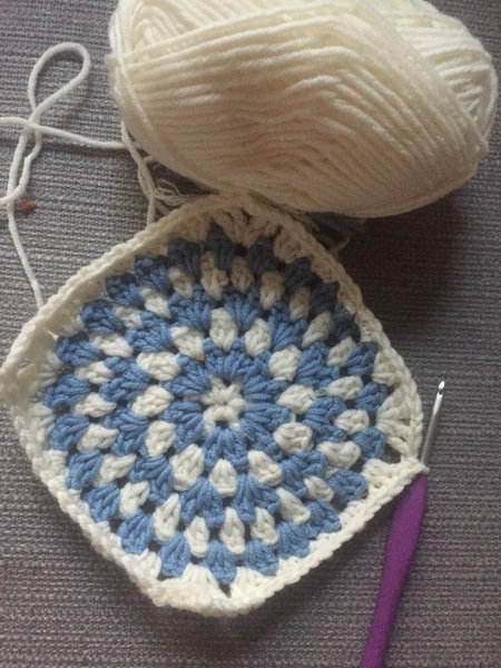 Woolly Hugs. A Blanket for the family of Mumsnetter JsOtherHalf  who very sadly died recently