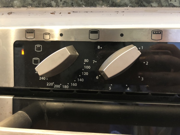 Not to have a clue what these symbols mean?! (grill oven...)