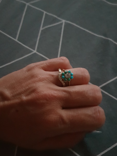 Wedding ring dilema show me yours