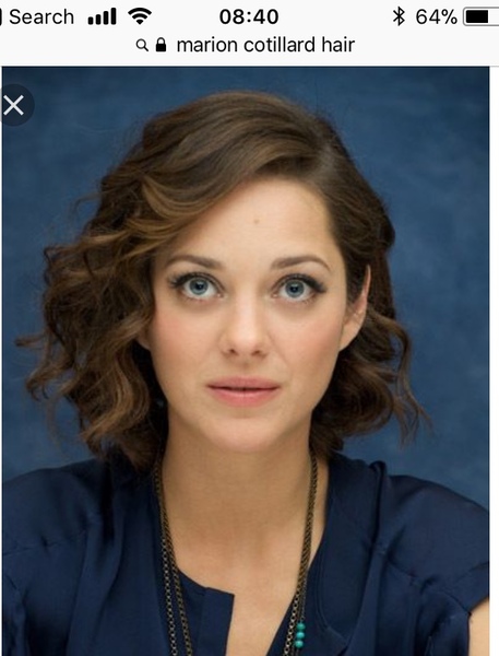 Who has good mid-length hair?