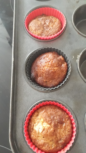 Thrifty baking discovery when 12 cakes / muffins are too much.