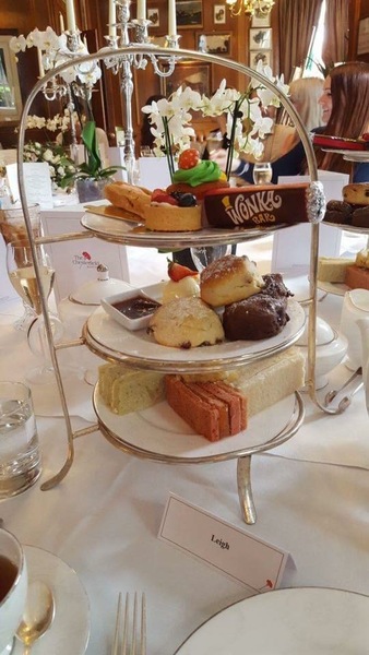 to have an afternoon tea wedding reception?