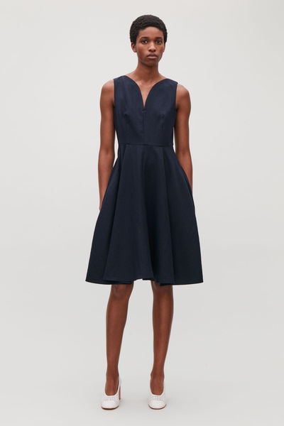 What shoes with this dress?