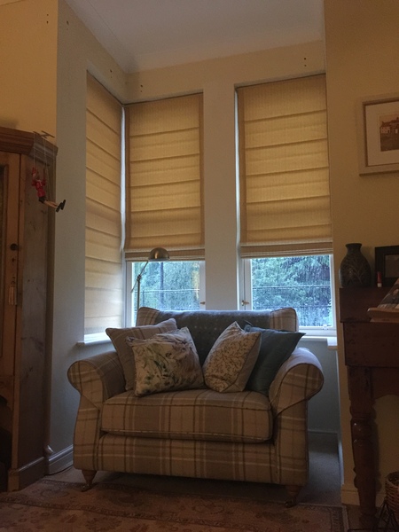 Is there a paint colour that means I can keep my yellowish blinds?