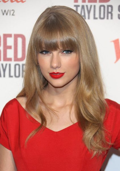 Bright dress - lipstick?