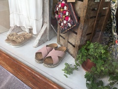 Nice sandals or holiday madness?!