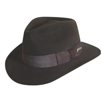 To think that men that wear panama hats are twats?