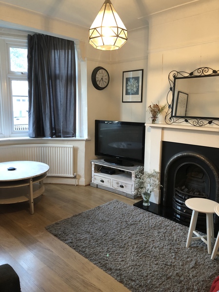 I need some inspiration - would anyone like to show me their living room?