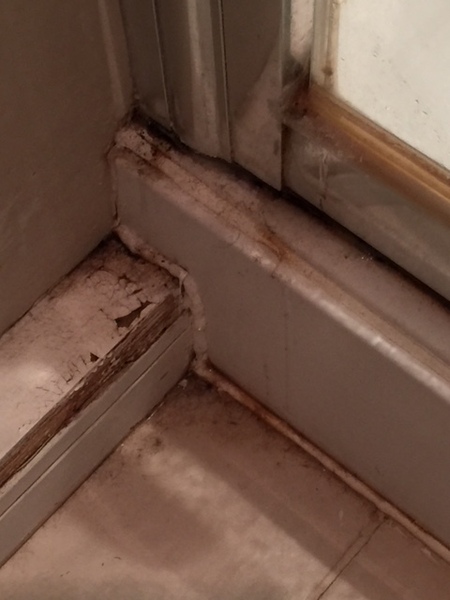 Dirty holiday cottage - what would you do?