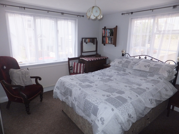 Can anyone recommend a very pale grey paint?