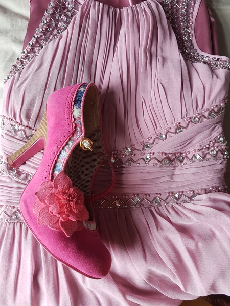 Do these shoes go with this dress (pics)
