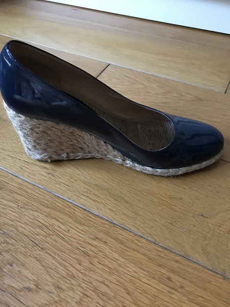 🐌 Fantastic Skincare: Heatwave, schmeatwave, we've got our trusty SPF50 and are donning wide brimmed hats