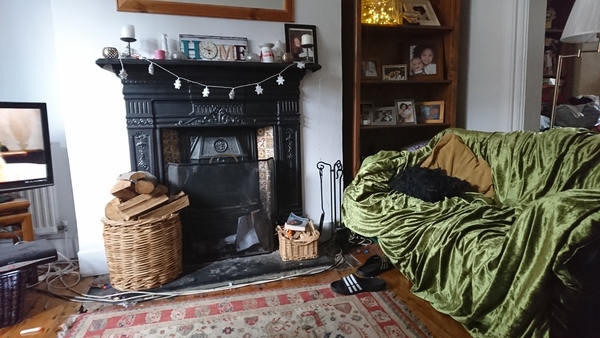 I need some inspiration - would anyone like to show me their living room?