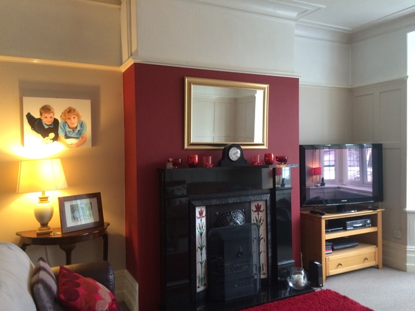 I need some inspiration - would anyone like to show me their living room?