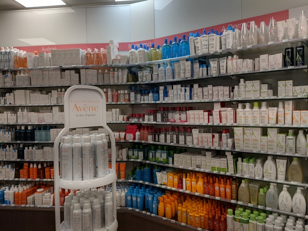 🐌 Fantastic Skincare: Heatwave, schmeatwave, we've got our trusty SPF50 and are donning wide brimmed hats