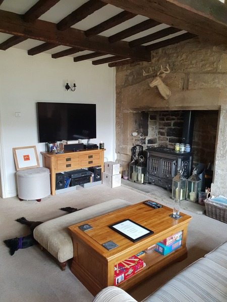 I need some inspiration - would anyone like to show me their living room?