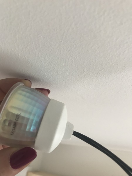 DIY HELP with changing recessed spotlight!!!
