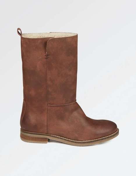 Which tan boots?