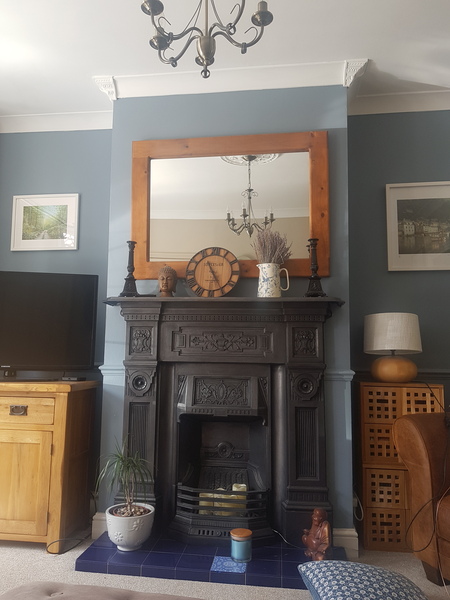 I need some inspiration - would anyone like to show me their living room?