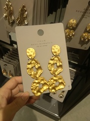 This thread is about as French as a Sainsbury's baguette