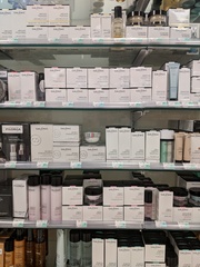 🐌 Fantastic Skincare: Heatwave, schmeatwave, we've got our trusty SPF50 and are donning wide brimmed hats