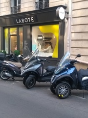 🐌 Fantastic Skincare: Heatwave, schmeatwave, we've got our trusty SPF50 and are donning wide brimmed hats