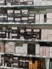 🐌 Fantastic Skincare: Heatwave, schmeatwave, we've got our trusty SPF50 and are donning wide brimmed hats