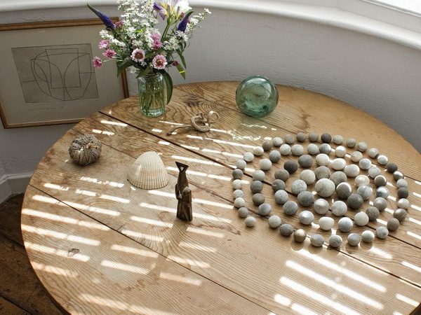 Displaying stones and shells