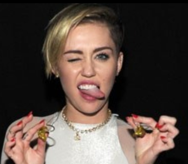 AIBU to miss duck face?