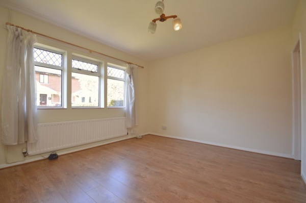 Furnishing small rooms on a budget