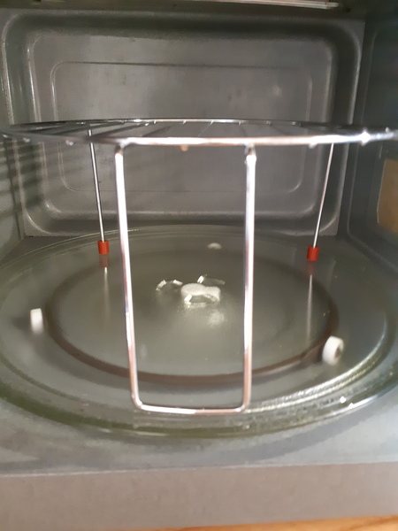 What's this wire rack in the microwave for? (Photo incl.)
