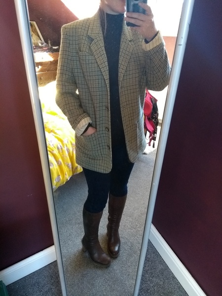 What do people wear to the races (bog standard) at this time of year? Have never been!