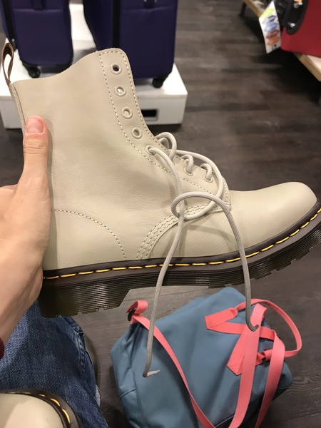 Are my new boots a wearable colour?