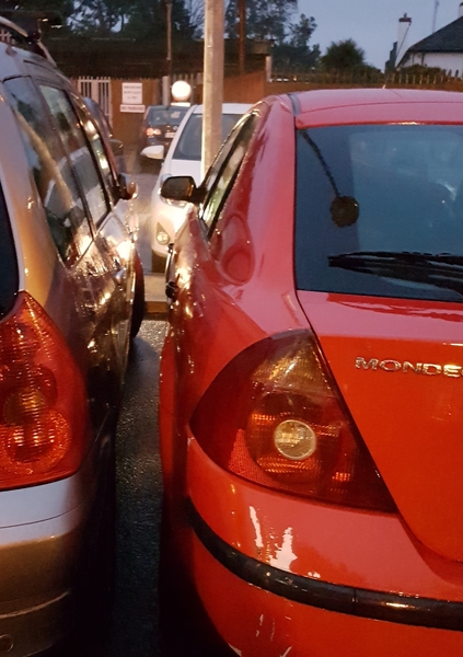 Parents (mostly mums) taking the mick dropping kids off to school (PARKING)